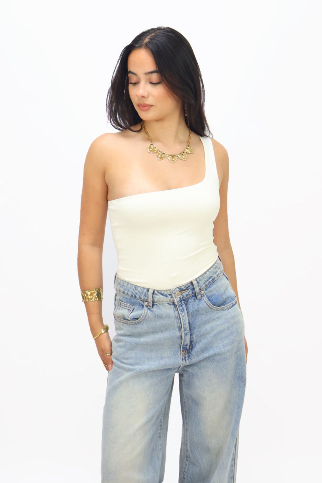 Base off shoulder Body - White