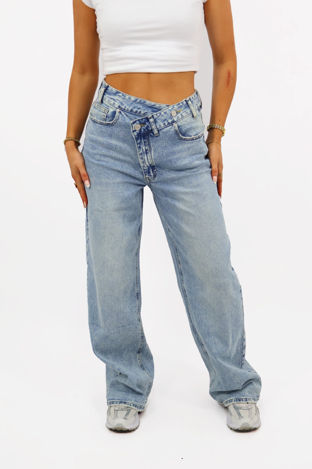 Button Jeans